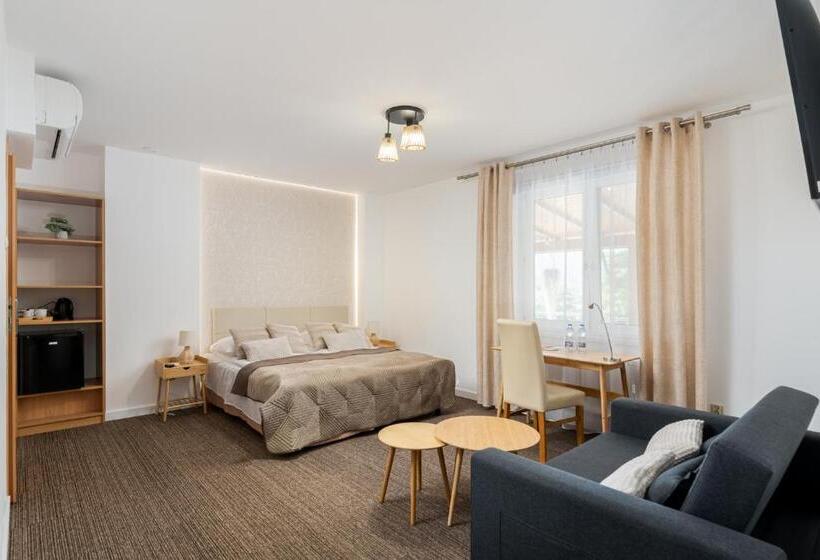 חדר סטנדרט לשלושה, łaziska