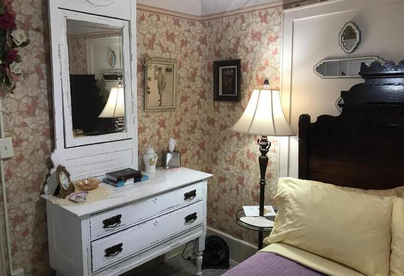 חדר בסיסי, Historic Windsor