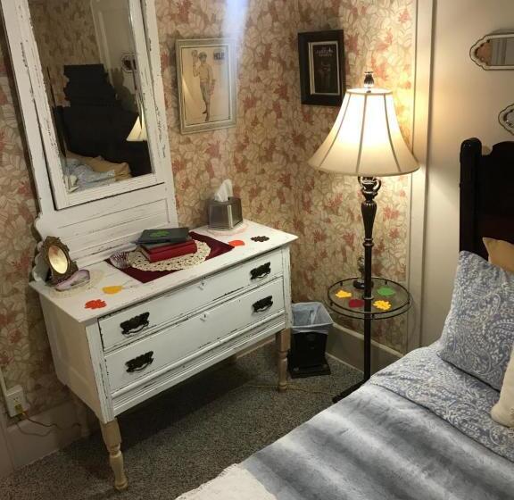 חדר בסיסי, Historic Windsor