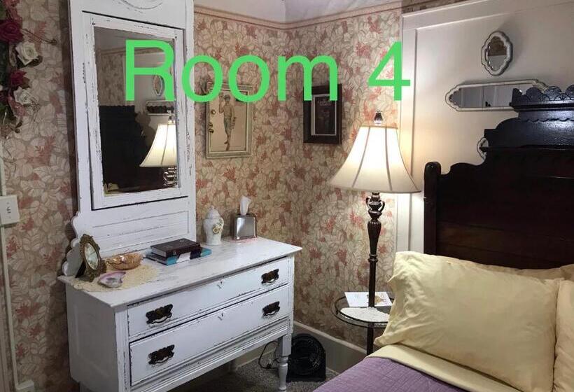 חדר בסיסי, Historic Windsor