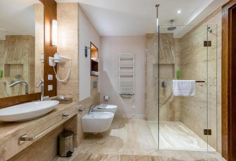 Superior room with lake view, Natura Mazur Resort & Conference