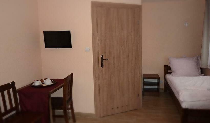 חדר סטנדרט חדר אמבטיה משותף, Kompleks Hotelarski Zgoda