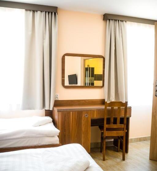 חדר סטנדרט לשלושה, Kompleks Hotelarski Zgoda