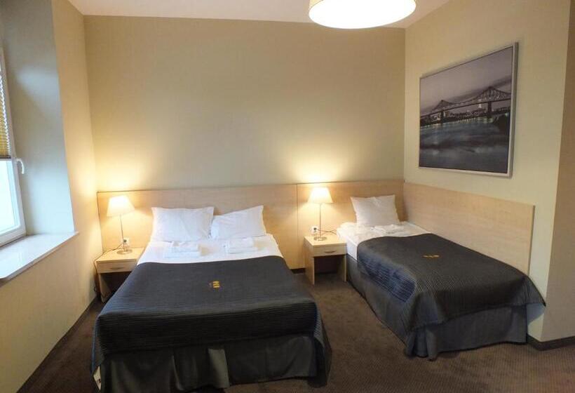 חדר סטנדרט לשלושה, Eco