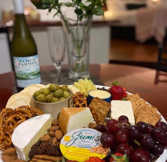 １ベッドルームハウス, Hunchy Hideaway