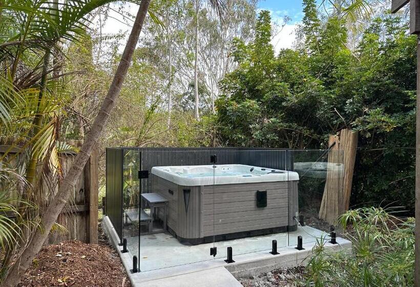 １階の１ベッドルームアパートメント, Hunchy Hideaway