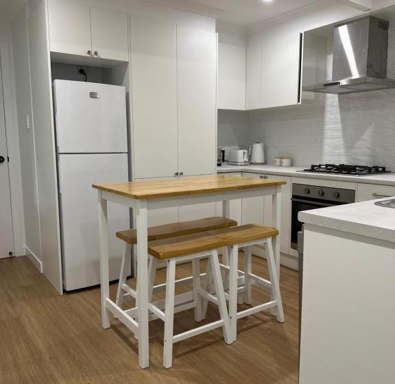 １階の１ベッドルームアパートメント, Hunchy Hideaway