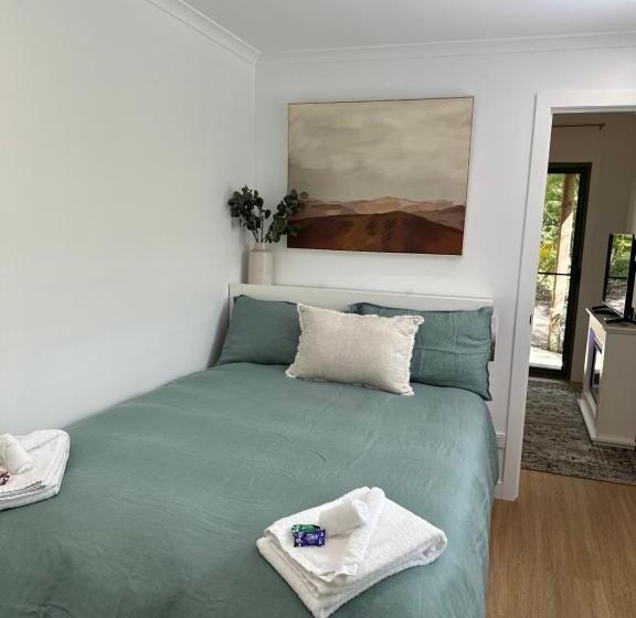 １階の１ベッドルームアパートメント, Hunchy Hideaway