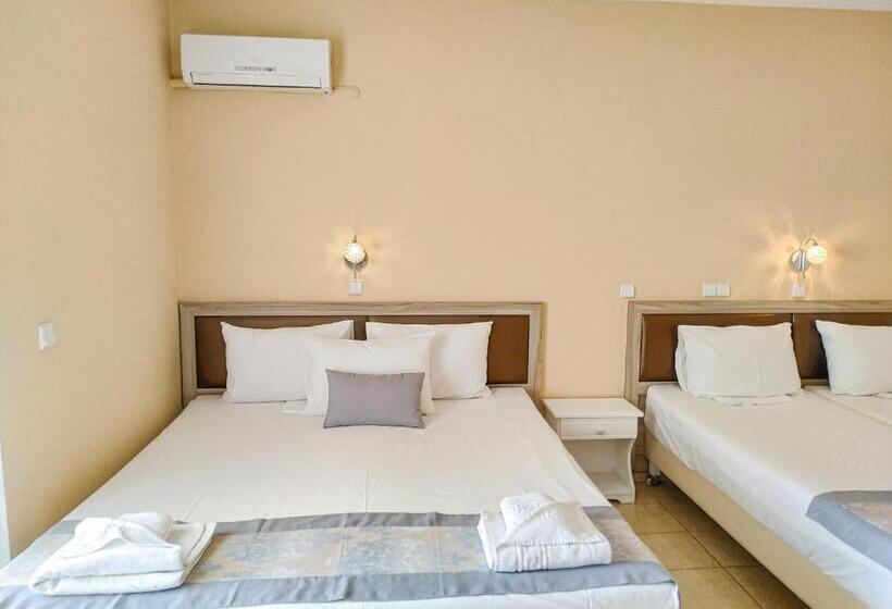 Family studio with sea view, Celeste Golden Beach