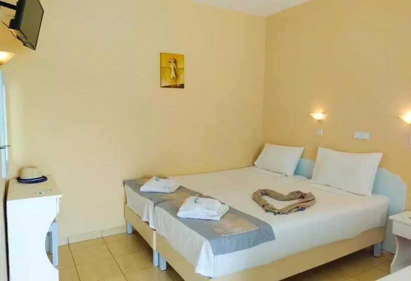 Family studio with sea view, Celeste Golden Beach