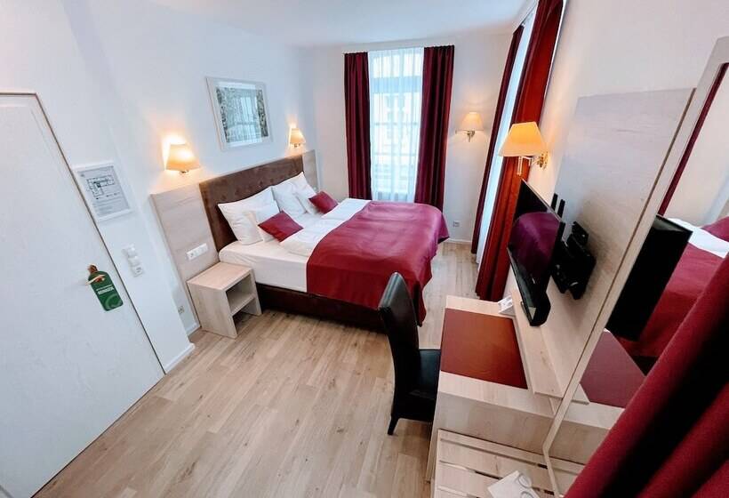 Номер Стандарт, Das Hotel Krone