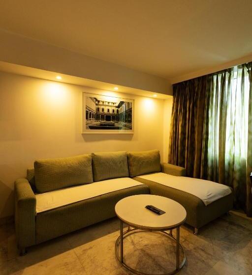 סוויטה, Fairfield By Marriott Pune Kharadi