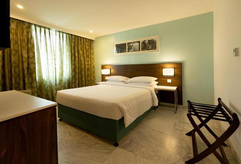 סוויטה, Fairfield By Marriott Pune Kharadi