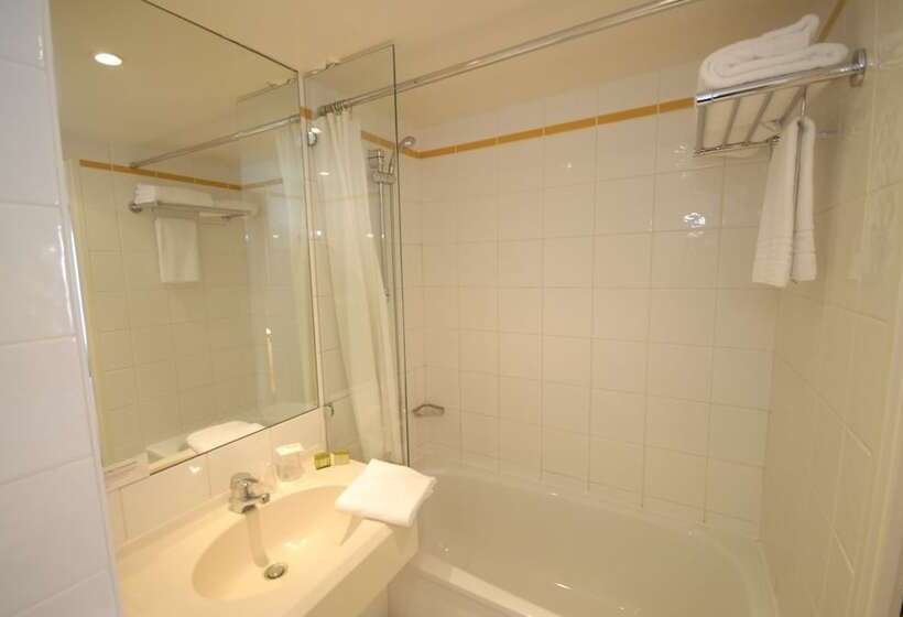 标准间, Logis Hôtel L Orée De Chartres   Barjouville