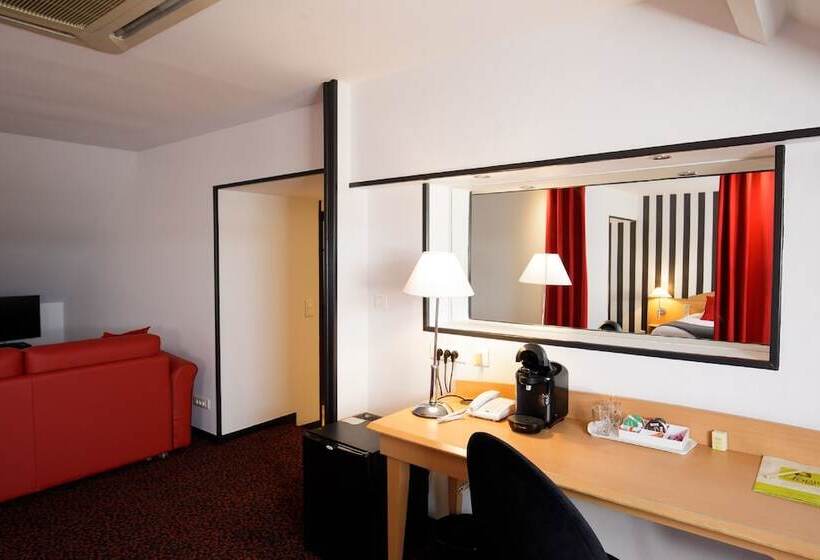 家庭间, Logis Hôtel L Orée De Chartres   Barjouville