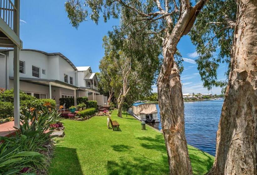 Дом 3 Спальни, Noosa Entrance Waterfront Resort
