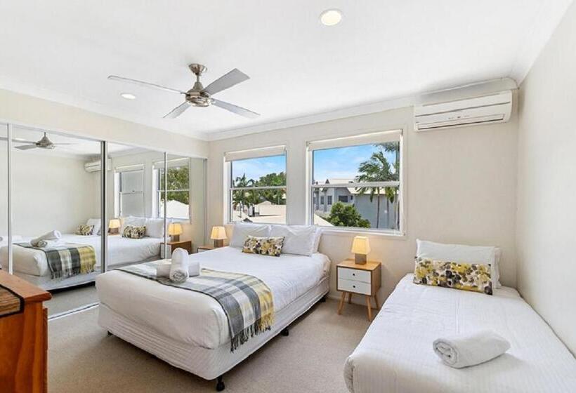 Дом 2 Спальни, Noosa Entrance Waterfront Resort