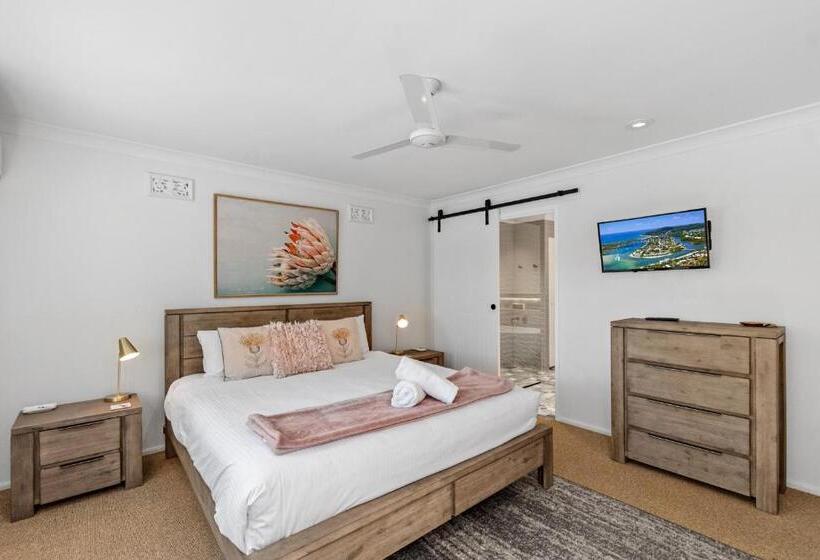 Дом 2 Спальни, Noosa Entrance Waterfront Resort