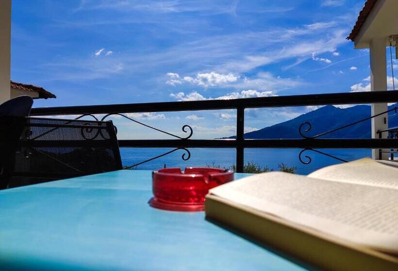 Family studio with sea view, Celeste Golden Beach