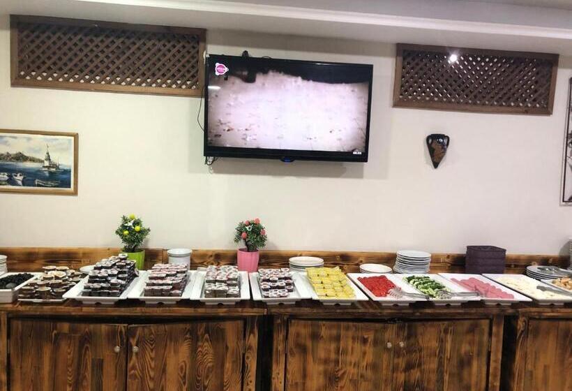 اتاق خانوادگی, Reydel