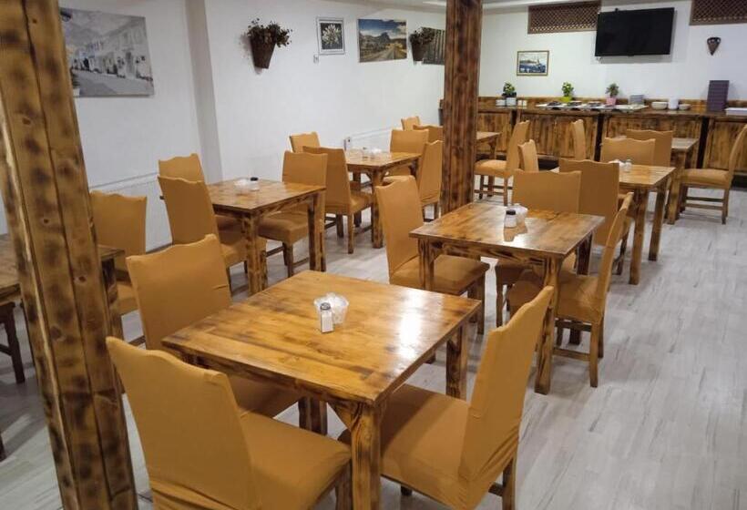 اتاق خانوادگی, Reydel