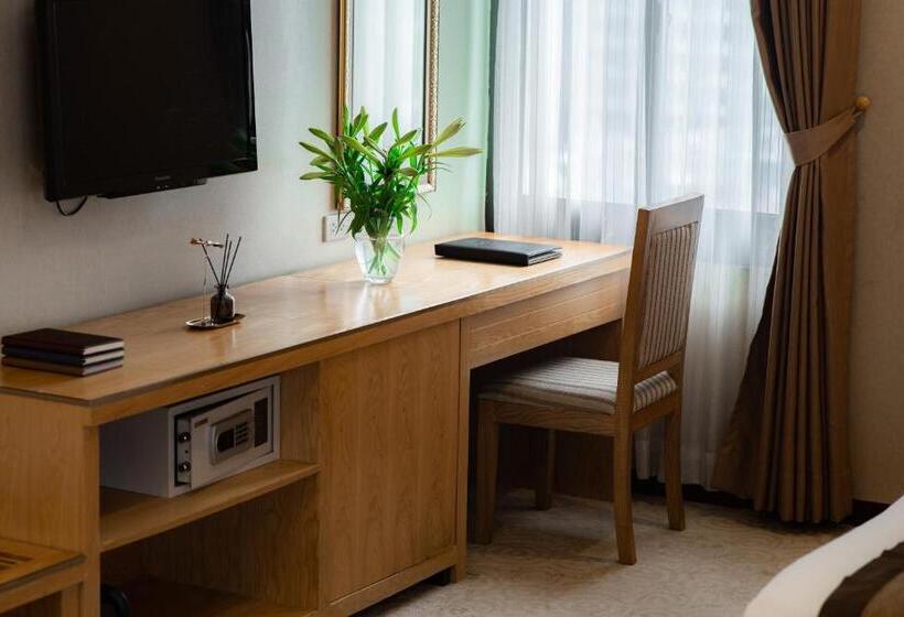 Junior Suite, Riverside Hanoi