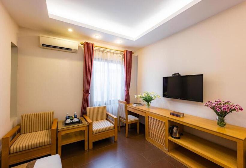 Superior Room, Riverside Hanoi