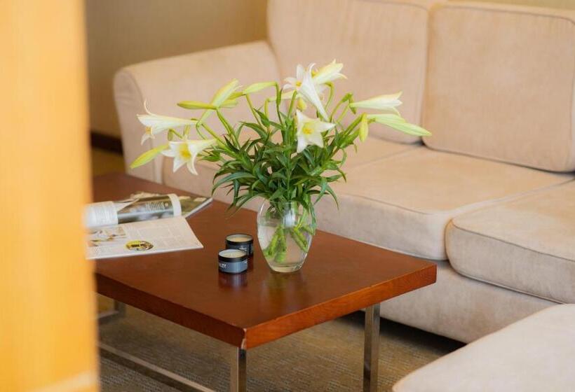 Junior Suite, Riverside Hanoi