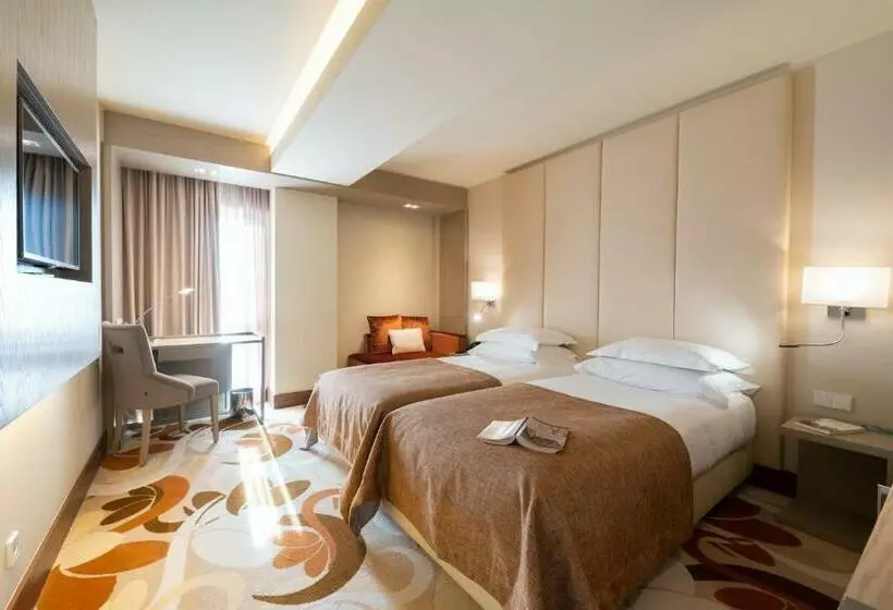 اتاق سوپریور, Smy Lisboa