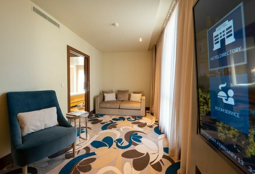 جناح, Smy Lisboa