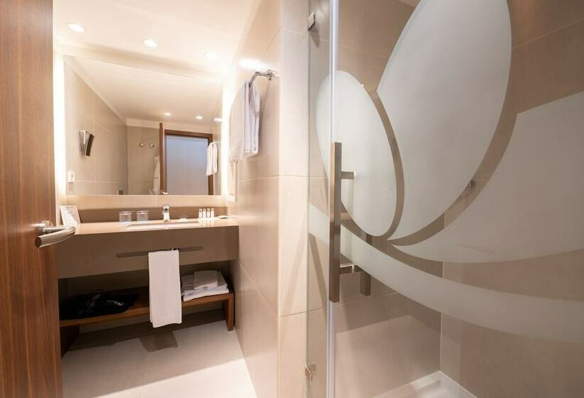 غرفة ديلوكس, Smy Lisboa