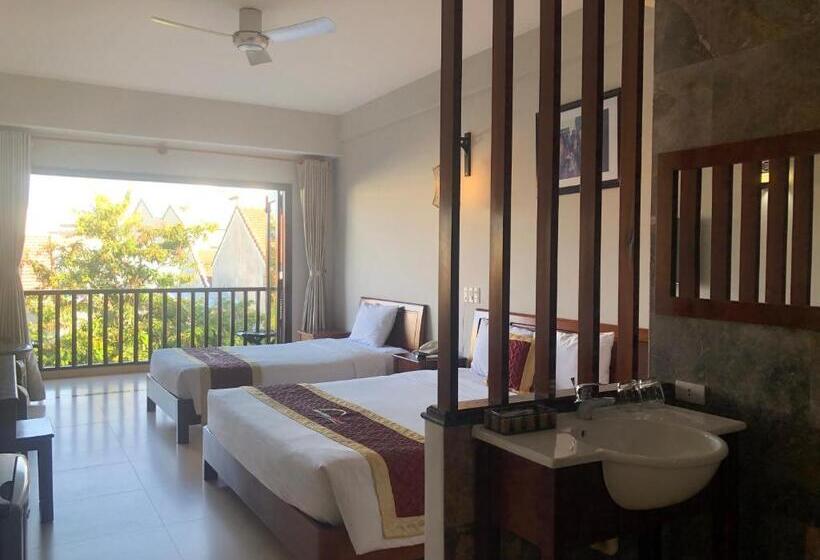 اتاق لوکس سه تخته, Sunshine  Hoi An