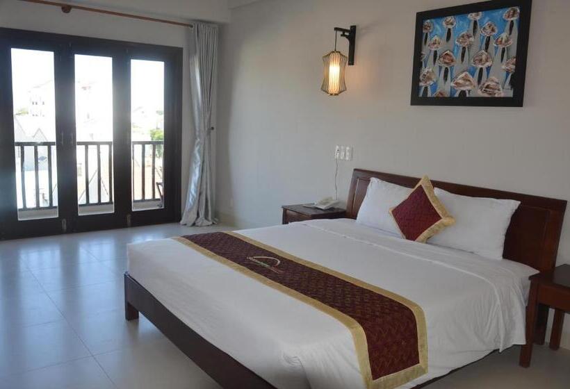 اتاق سوپریور با چشم‌انداز استخر, Sunshine  Hoi An