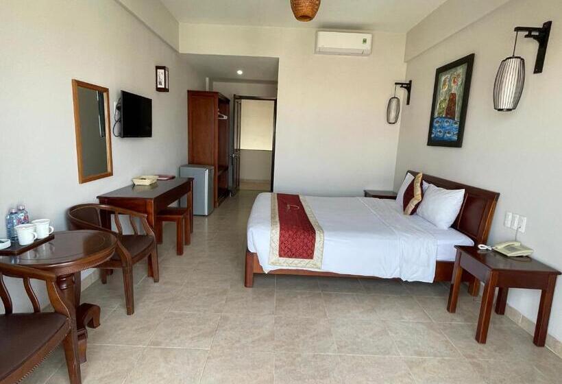 اتاق سوپریور با چشم‌انداز استخر, Sunshine  Hoi An