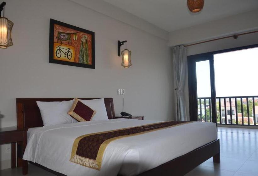 اتاق سوپریور با چشم‌انداز استخر, Sunshine  Hoi An