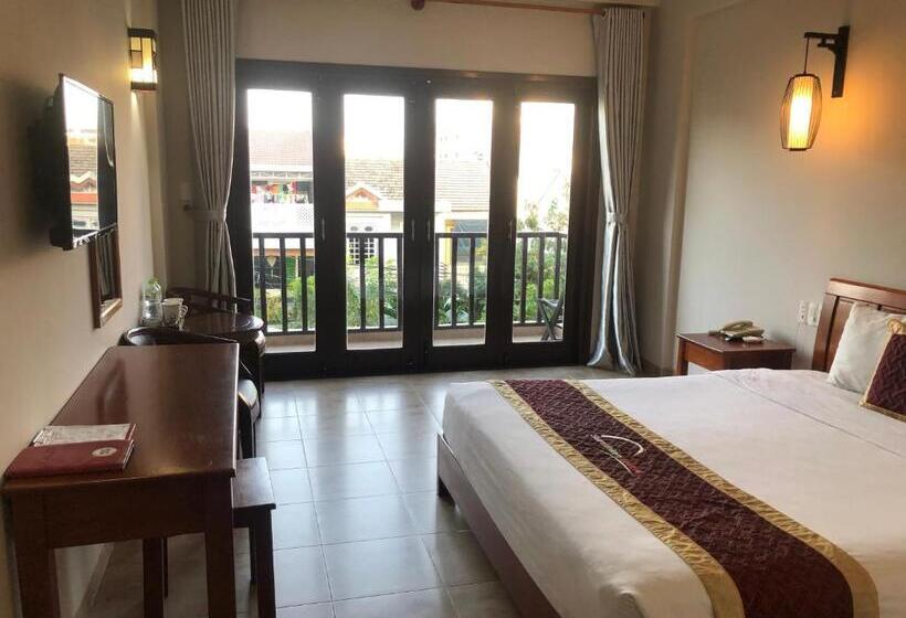 اتاق سوپریور با چشم‌انداز استخر, Sunshine  Hoi An