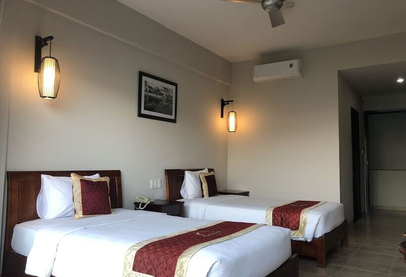 اتاق لوکس با چشم‌انداز استخر, Sunshine  Hoi An