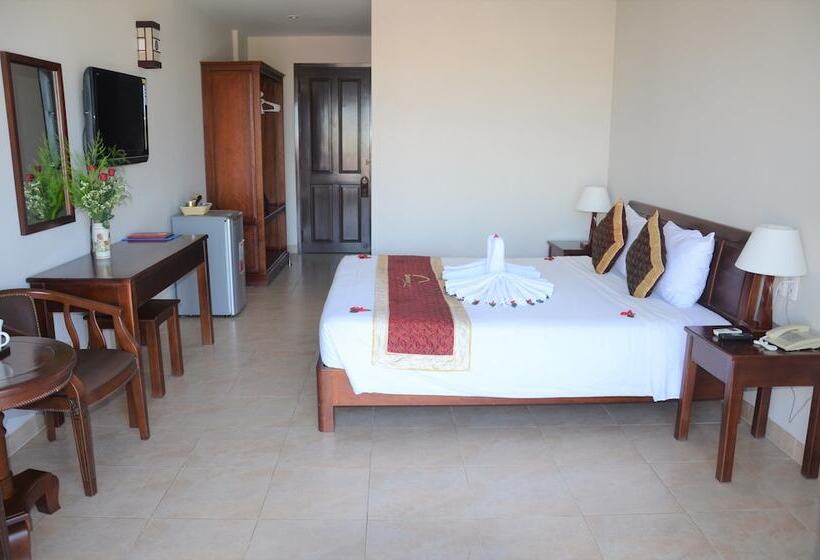 اتاق لوکس با چشم‌انداز استخر, Sunshine  Hoi An