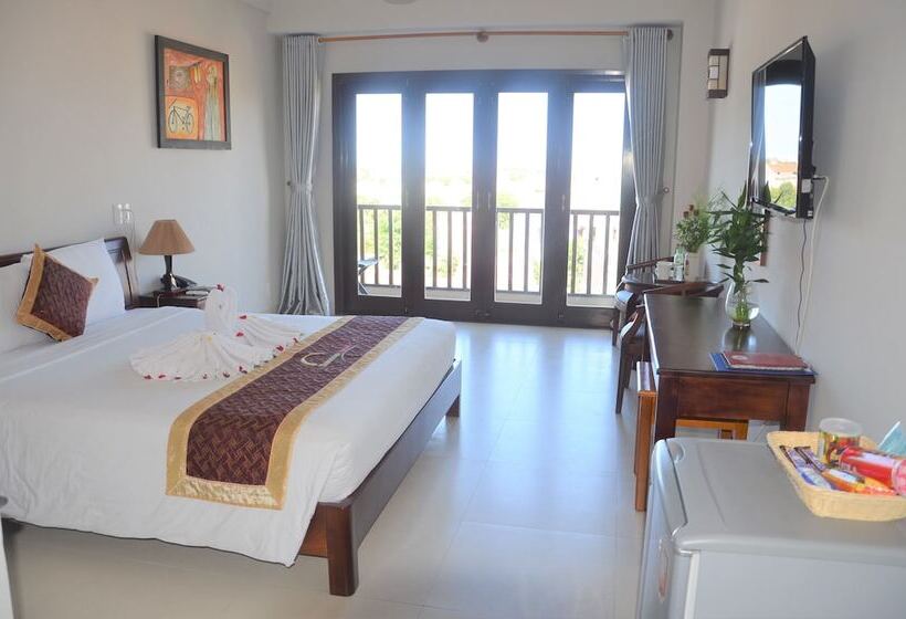 اتاق لوکس با چشم‌انداز استخر, Sunshine  Hoi An