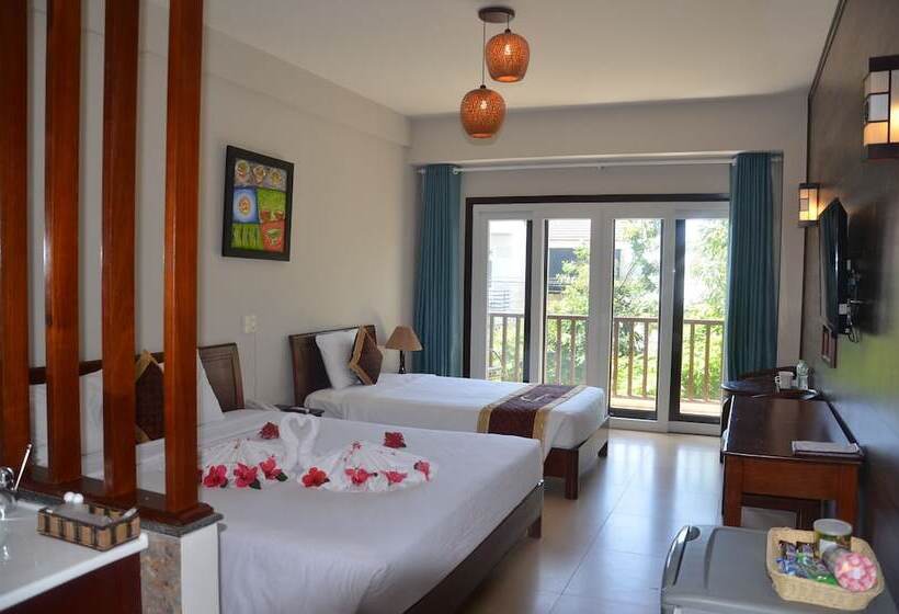 اتاق لوکس سه تخته, Sunshine  Hoi An