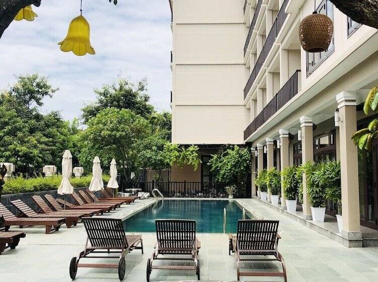 اتاق لوکس سه تخته, Sunshine  Hoi An