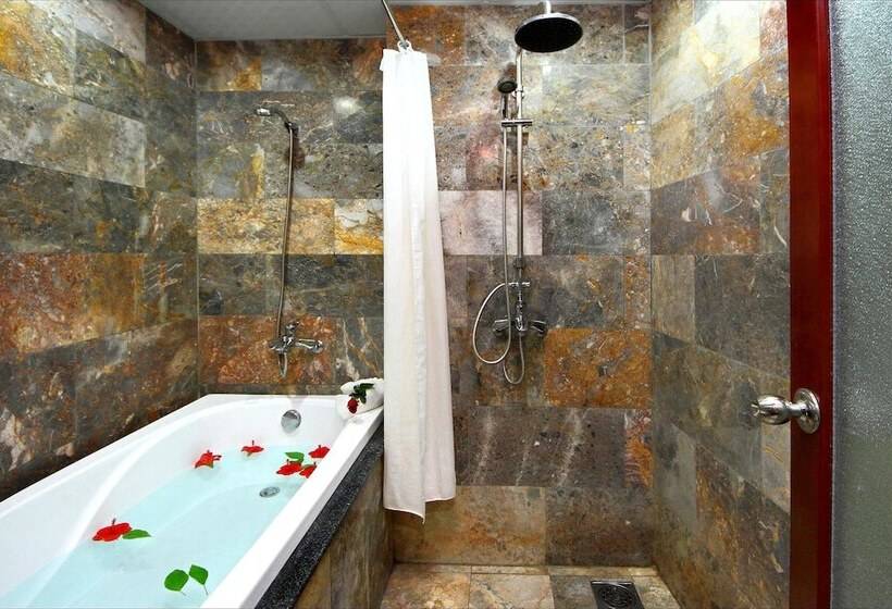 اتاق استاندارد چهار تخته, Sunshine  Hoi An