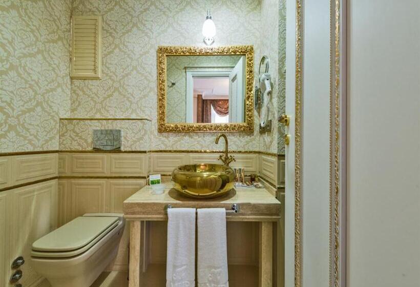 اتاق لوکس, Galatower