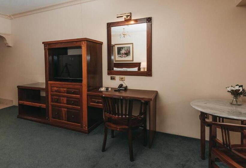 اتاق استاندارد سه تخته با چشم‌انداز باغ, The Lawson Riverside Suites