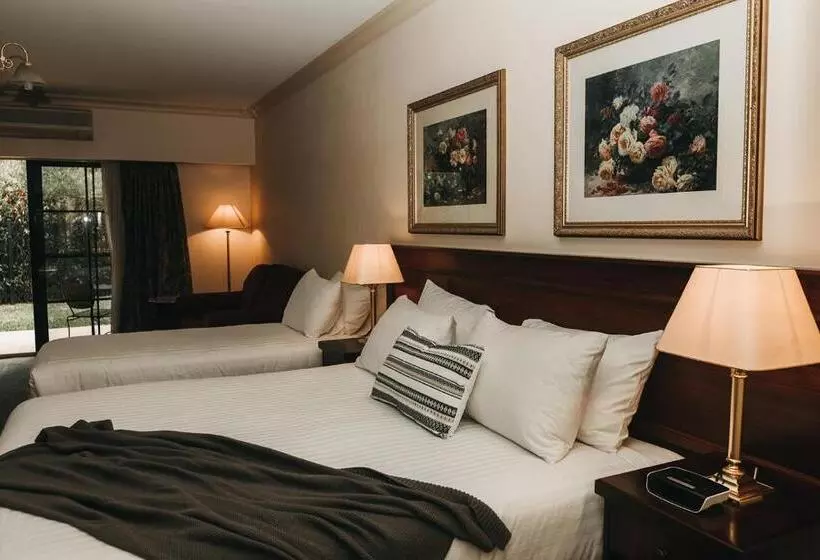 庭の見えるスタンダードトリプルルーム, The Lawson Riverside Suites