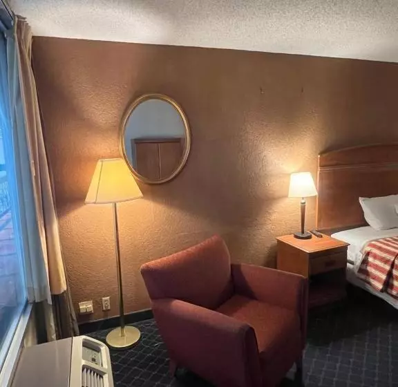 キングサイズベッドのスタンダードルーム, The Lodge Hotel And Banquets