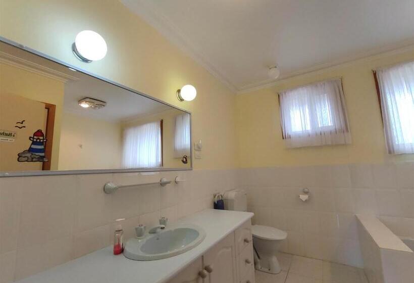 バス共有のスタンダードルーム, Angela S Beach Stays