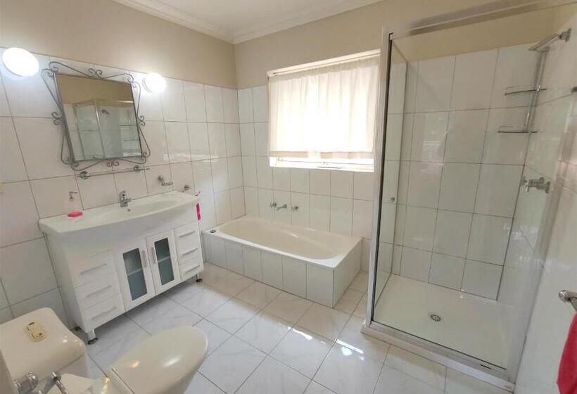 エクゼクティブスイート, Angela S Beach Stays