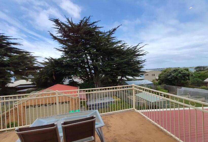 エクゼクティブスイート, Angela S Beach Stays