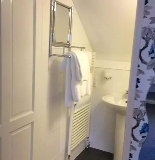 スタンダードルーム, Tower House Executive Guest House